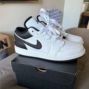 Jordan Kids' Low Sneakers - White and Black